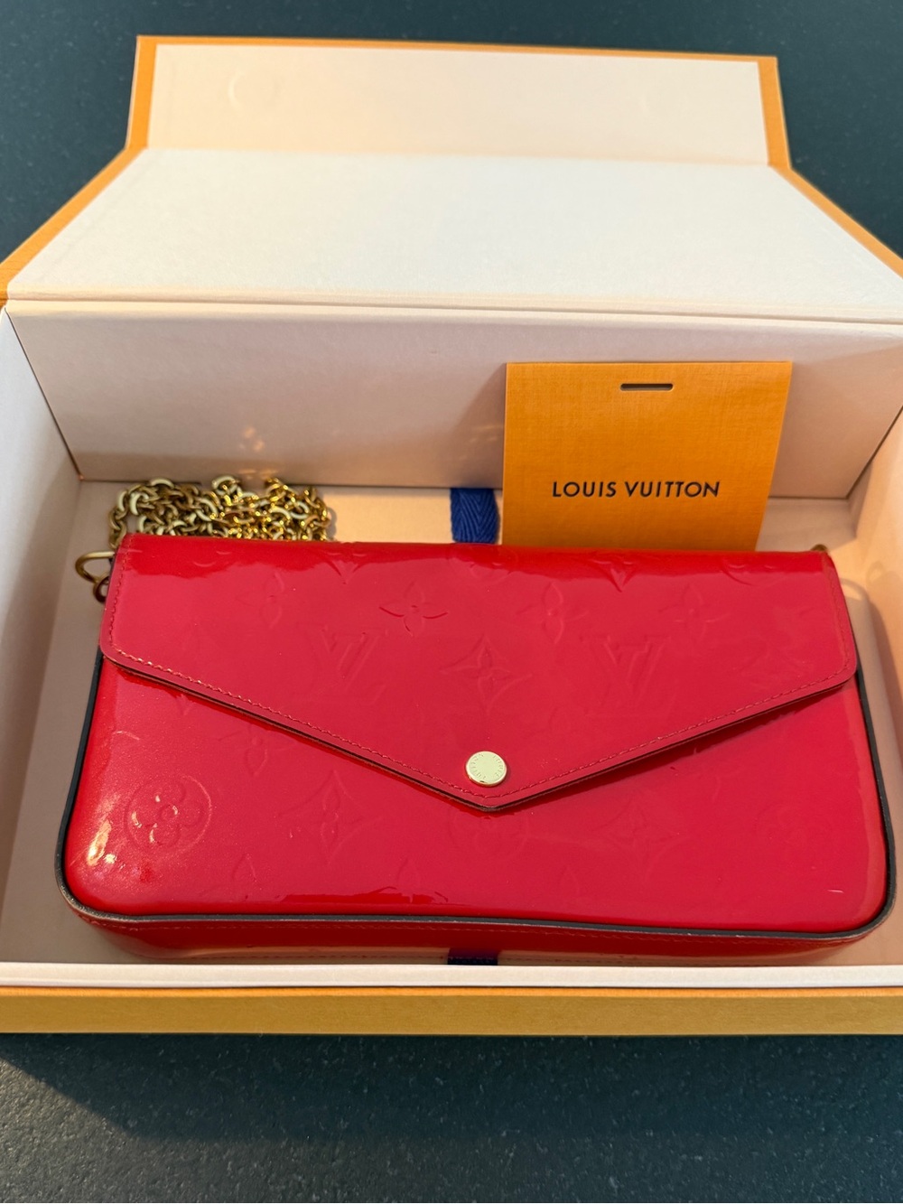 Louis Vuitton Red Patent Vernis Felice crossbody purse with Gold Chain 2 inserts